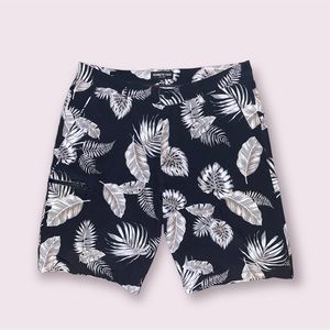 KENNETH COLE NEW YORK | Men’s Tropical Black Bermuda | Size: 32